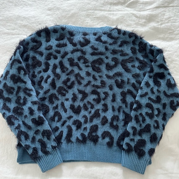 Woman’s Bloomingdale’s Sweater - Picture 3 of 3